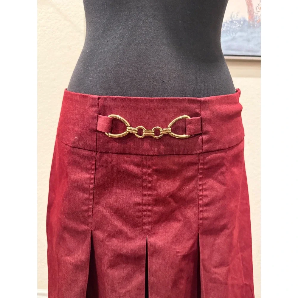 New York & Company‎ Burgundy Horsebit Pleated Knee Length Skirt Size 6 Stretch